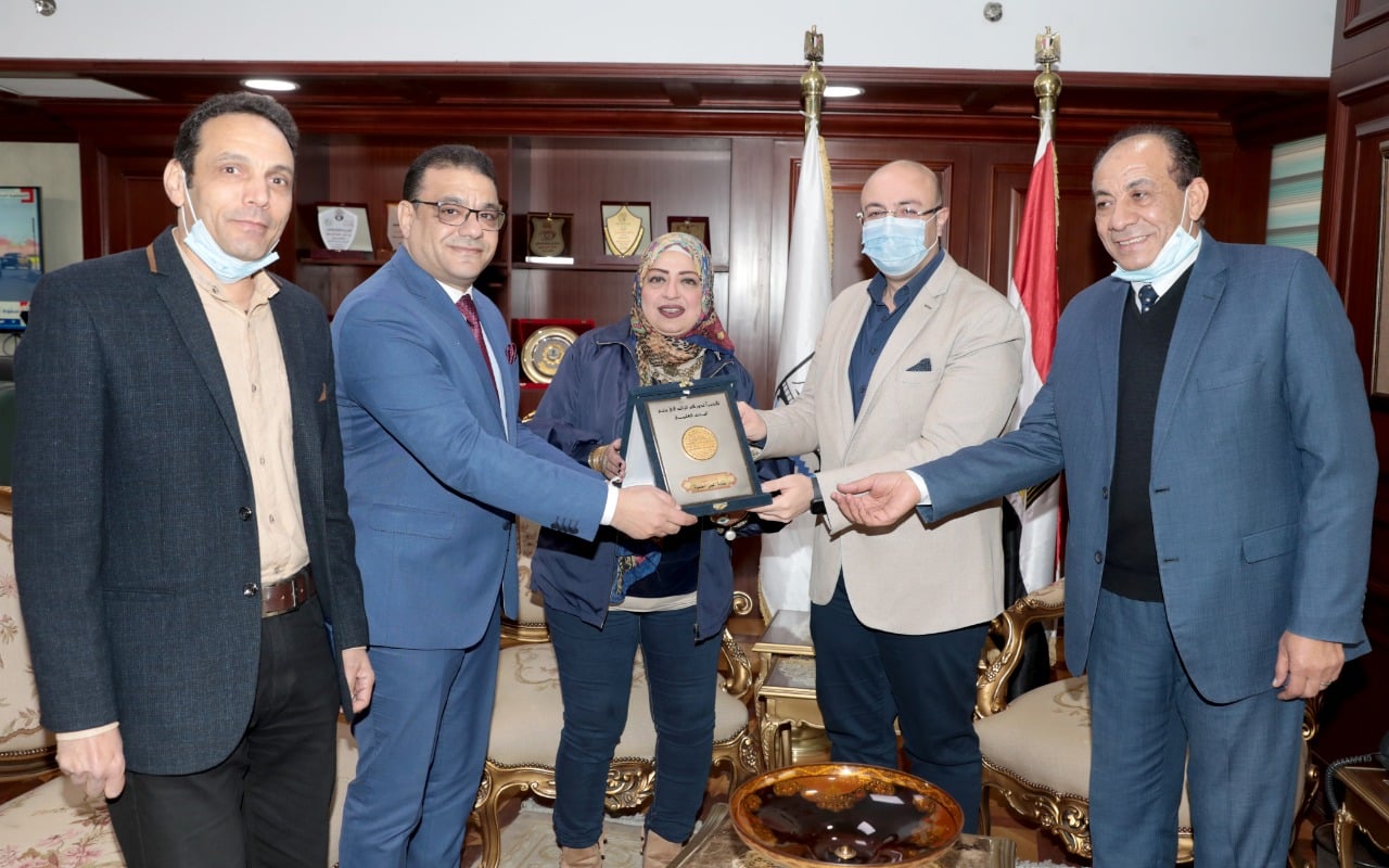 خلال لقائه بعدد من أعضاء نقابة المهن العلمية : محافظ بني سويف يؤكد على أهمية دور الكوادر العلمية والبحثية في الدفع بجهود الدولة لتحقيق التنمية المستدامة