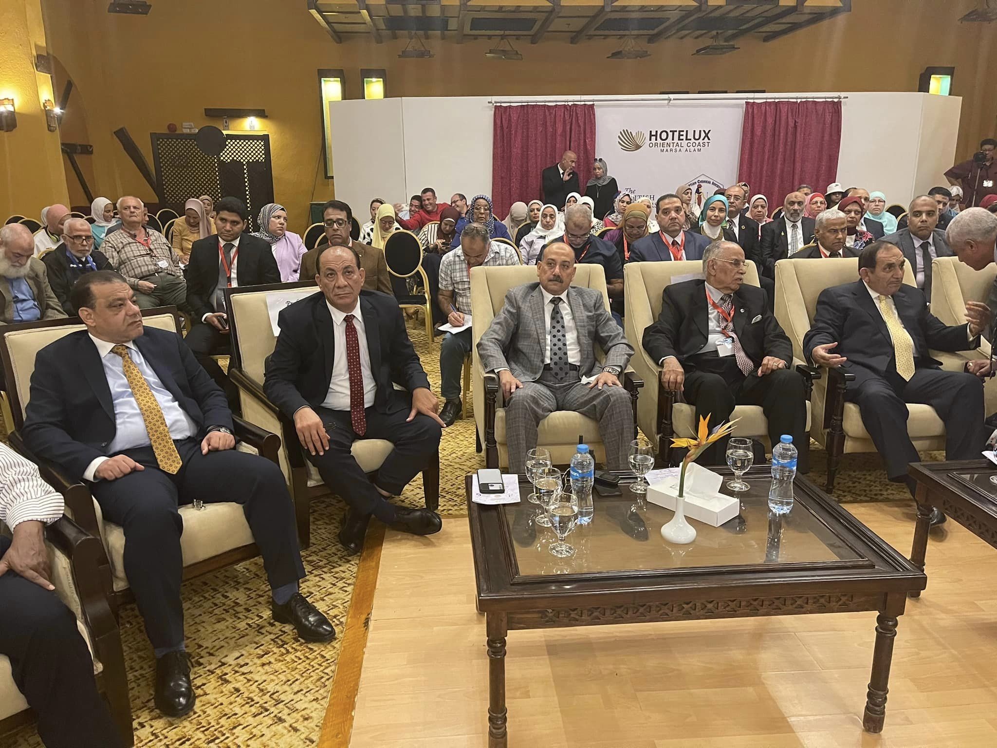 مشاركة النقابة في المؤتمر الدولى للكيمياء والتحديات العالمية الذي تنظمه الجمعية الكيميائية المصرية والجامعة البريطانية بمدينة مرسى علم