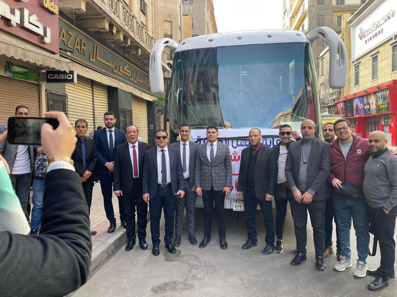 فريق من لجنة العمل الوطنى بنقابة المهن العلمية يدعو الناخبين ويحثهم على المشاركة فى العملية الانتخابية